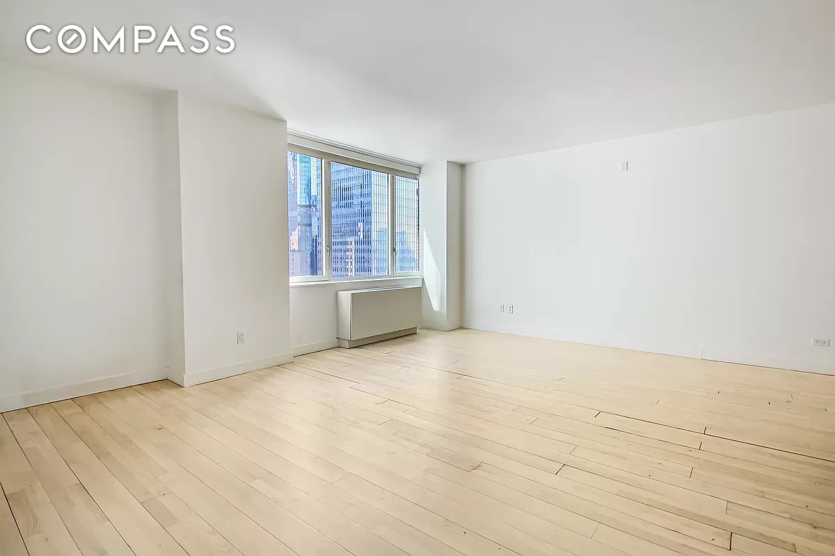 322 W 57th Street 38Q