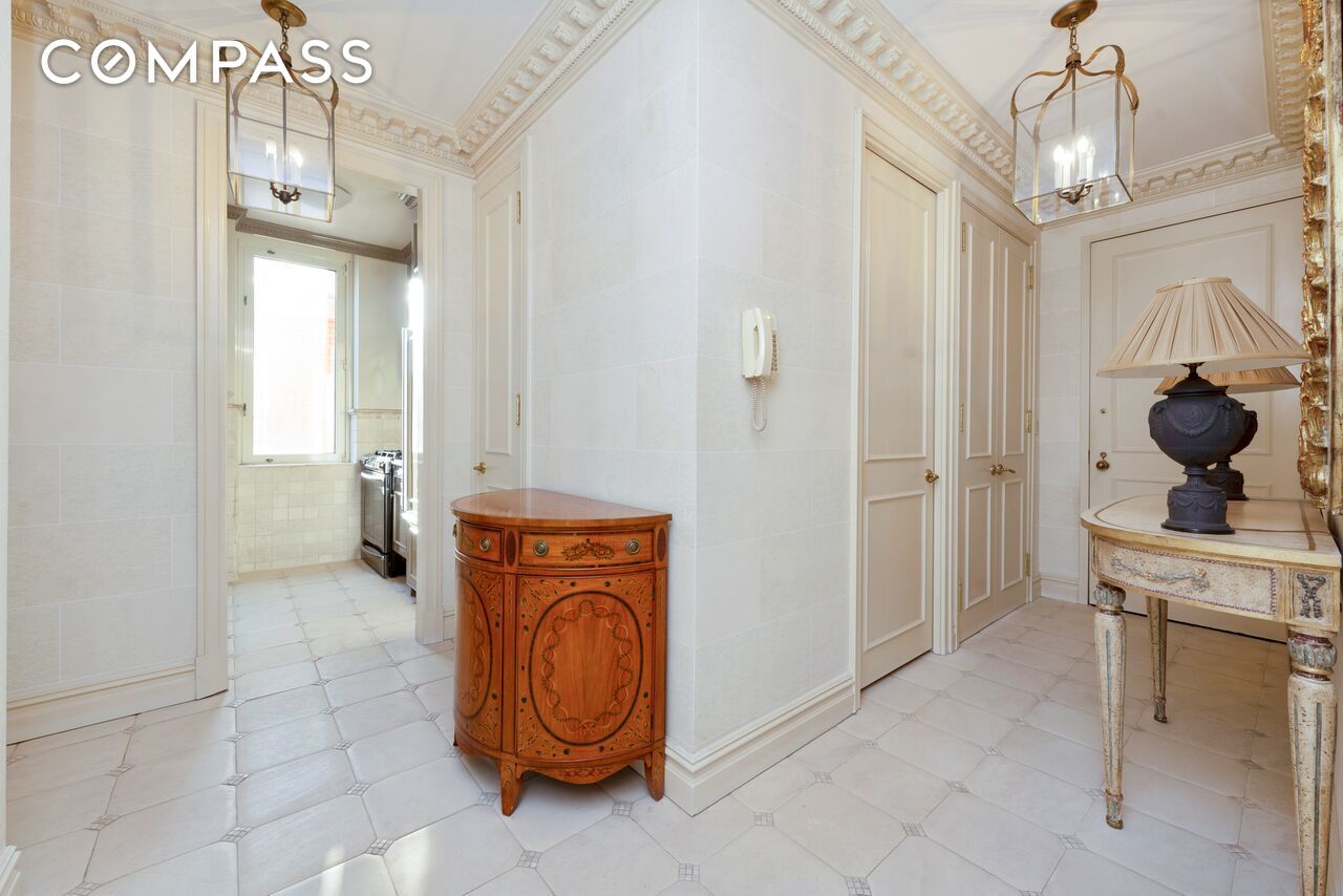 524 E 72nd Street 22D