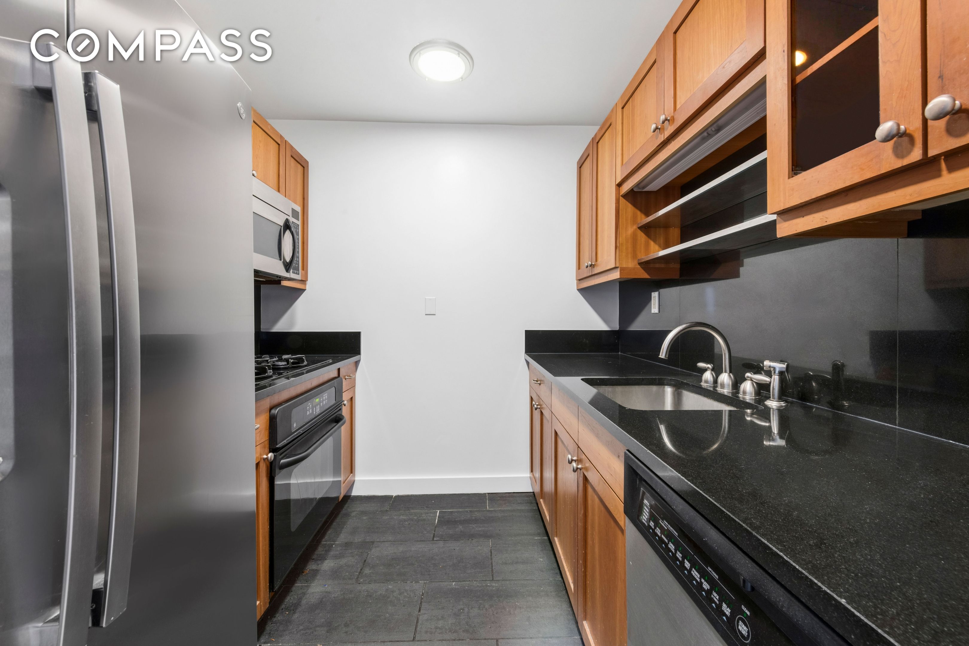 425 5th Avenue 23D