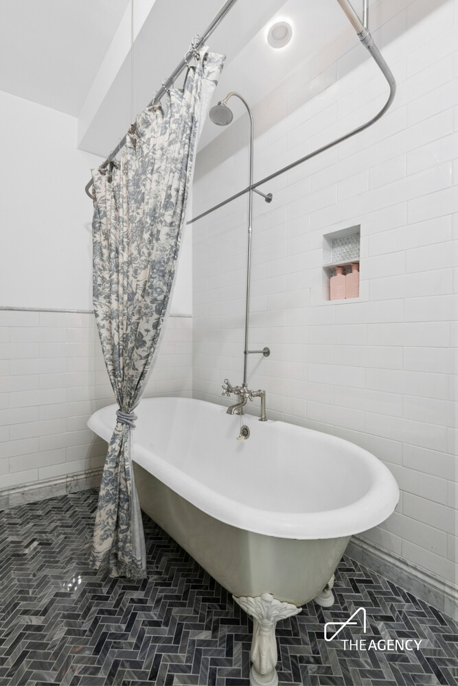 350 E 62ND Street 6DE