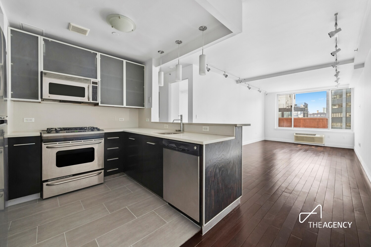 13-11 JACKSON Avenue 8D