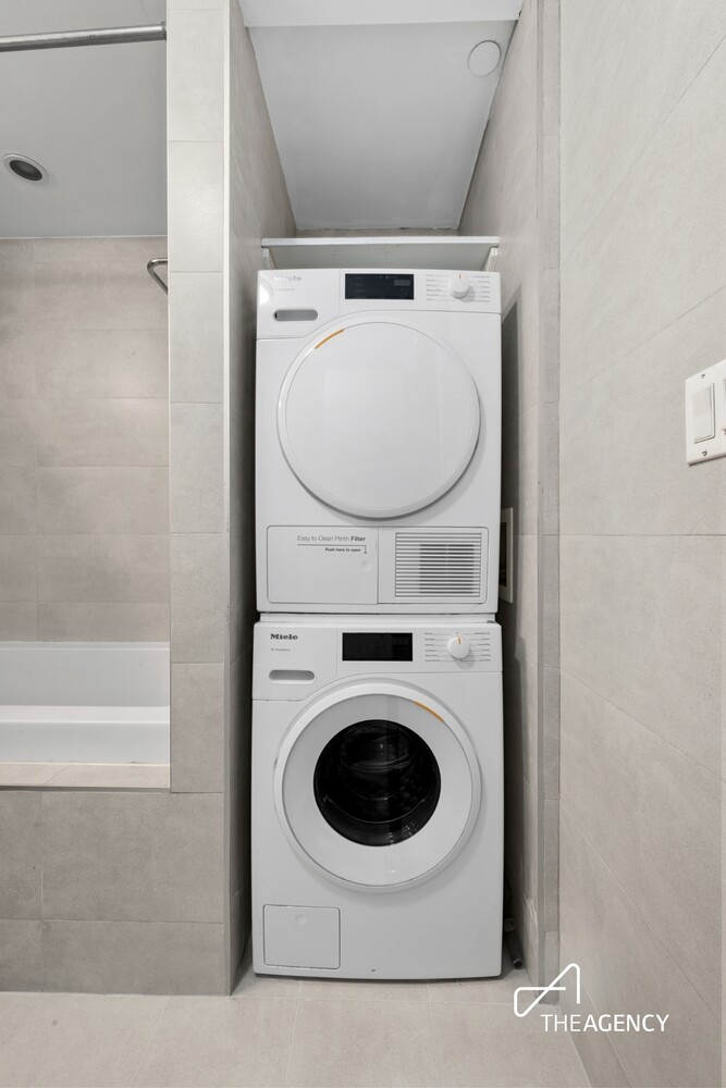 13-11 JACKSON Avenue 8D