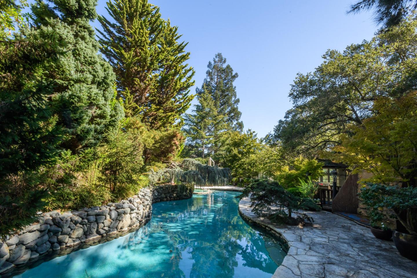 3085 Ralston AVE