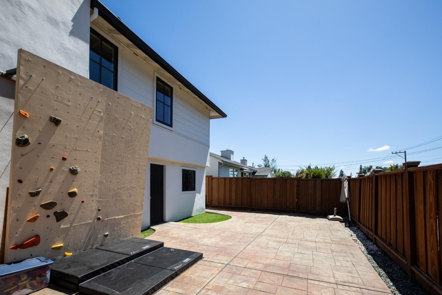 100 Wellington Drive