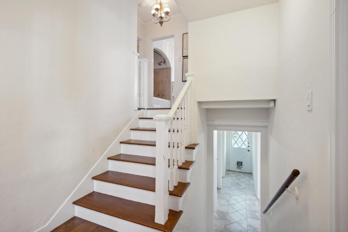 1204 Edgehill DR
