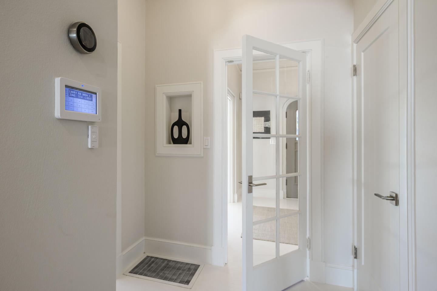 30 W Poplar AVE