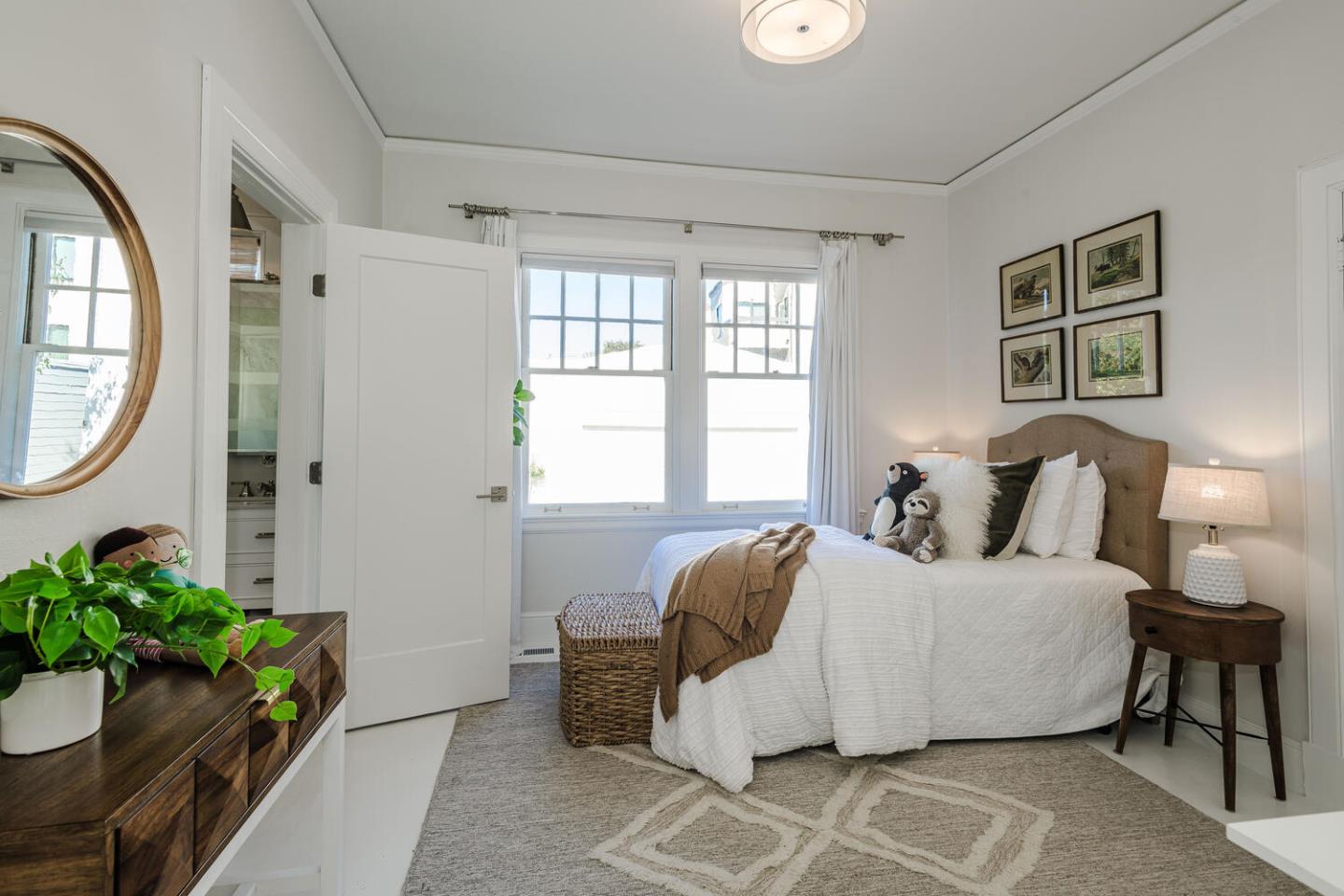 30 W Poplar AVE