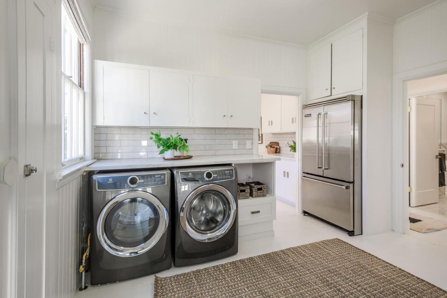30 W Poplar AVE