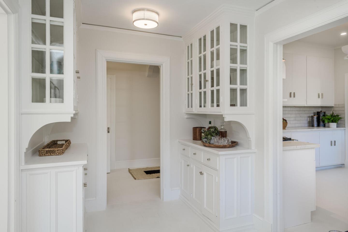 30 W Poplar AVE