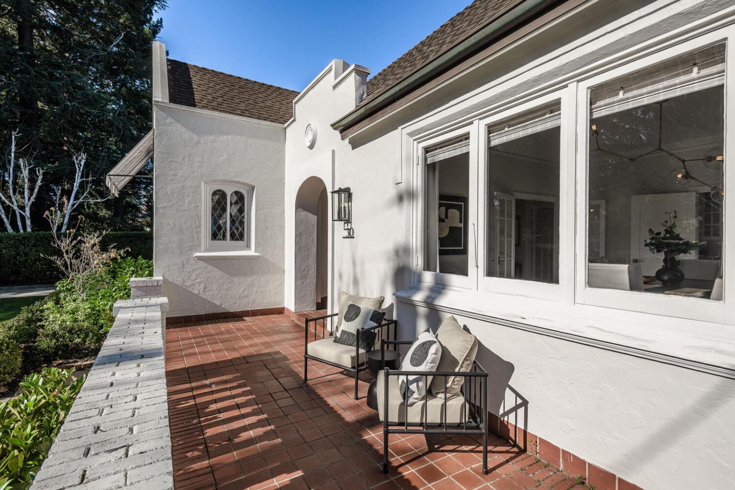 30 W Poplar AVE