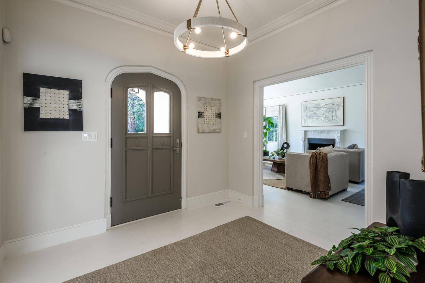 30 W Poplar AVE