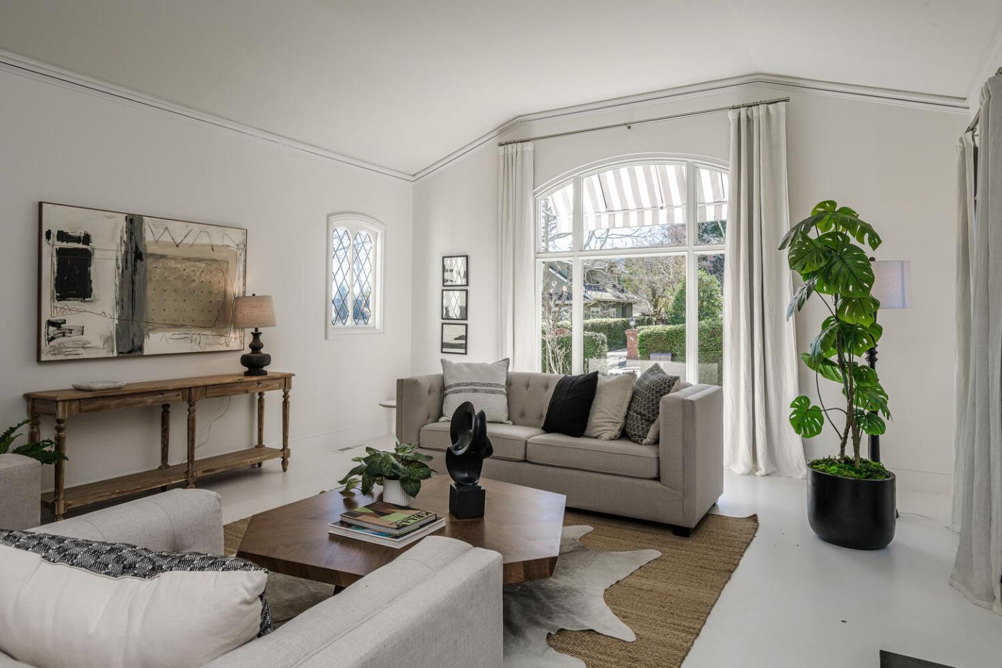 30 W Poplar AVE