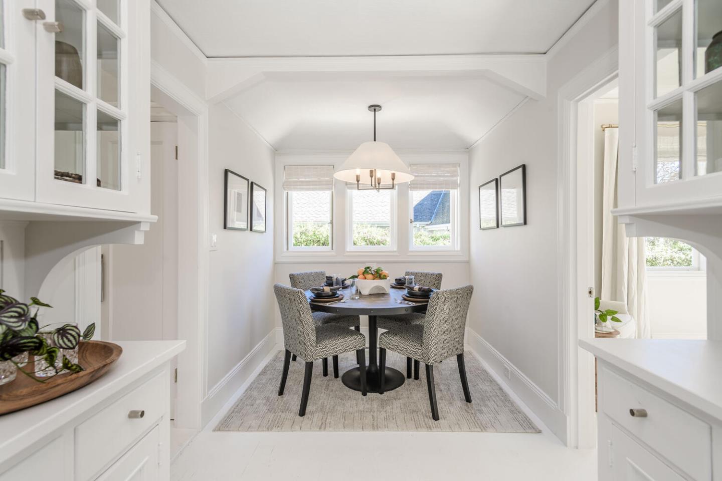 30 W Poplar AVE