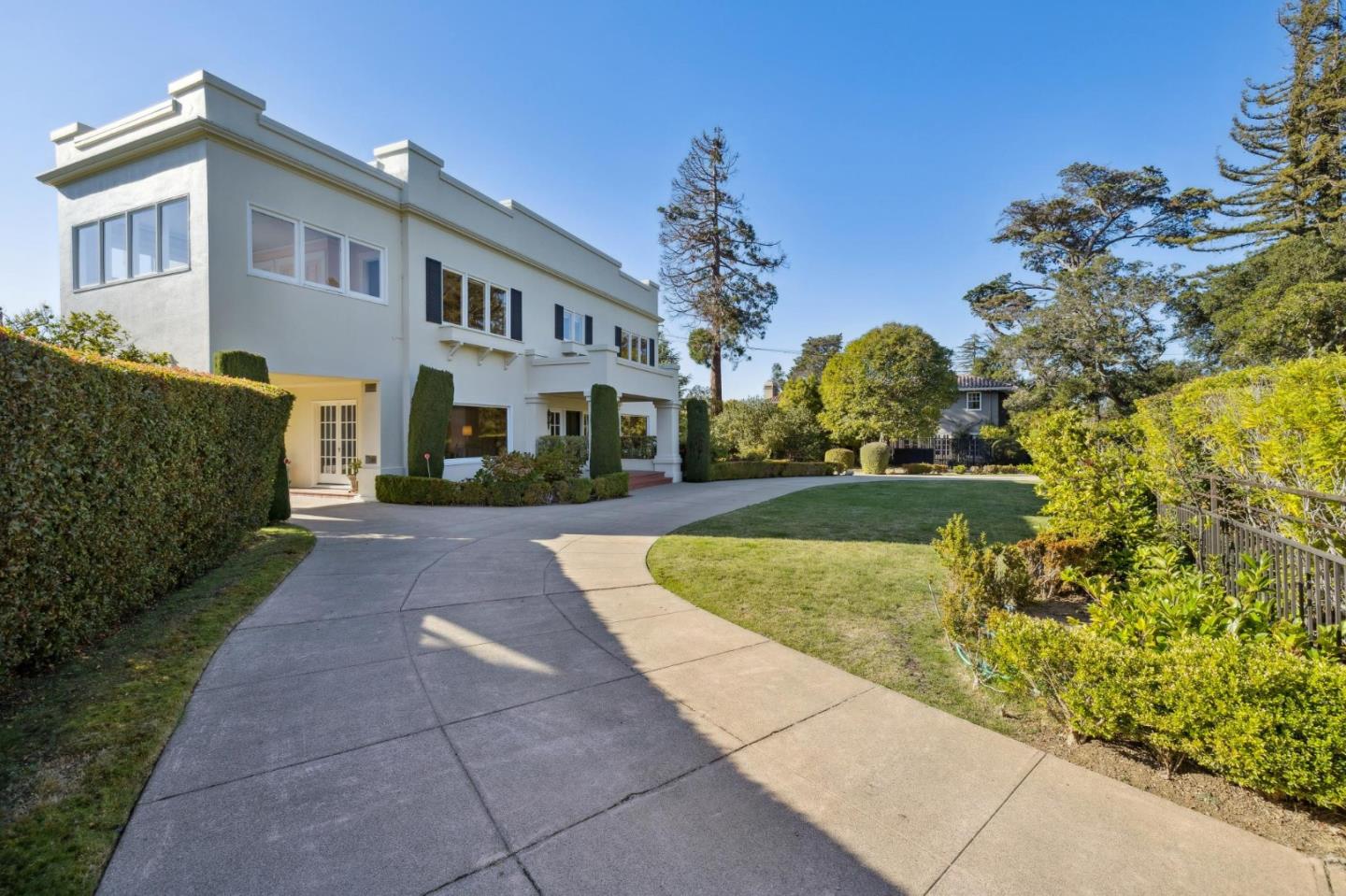715 Brewer Drive
