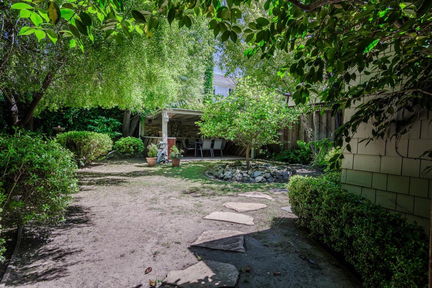 717 Walnut Avenue