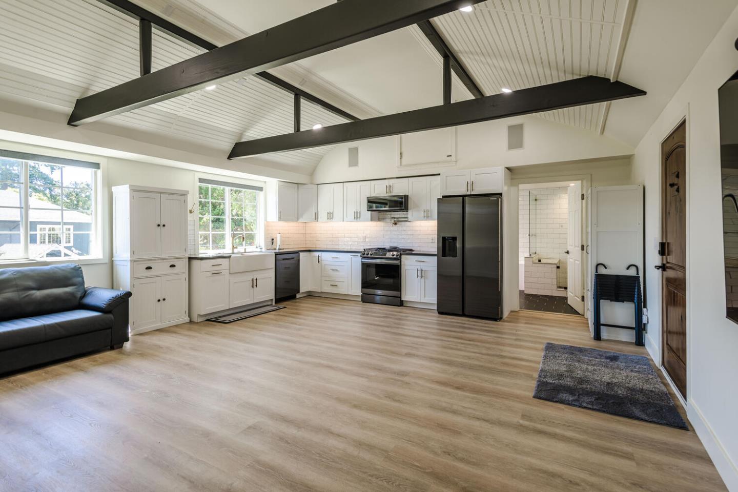 60 Fernwood Drive