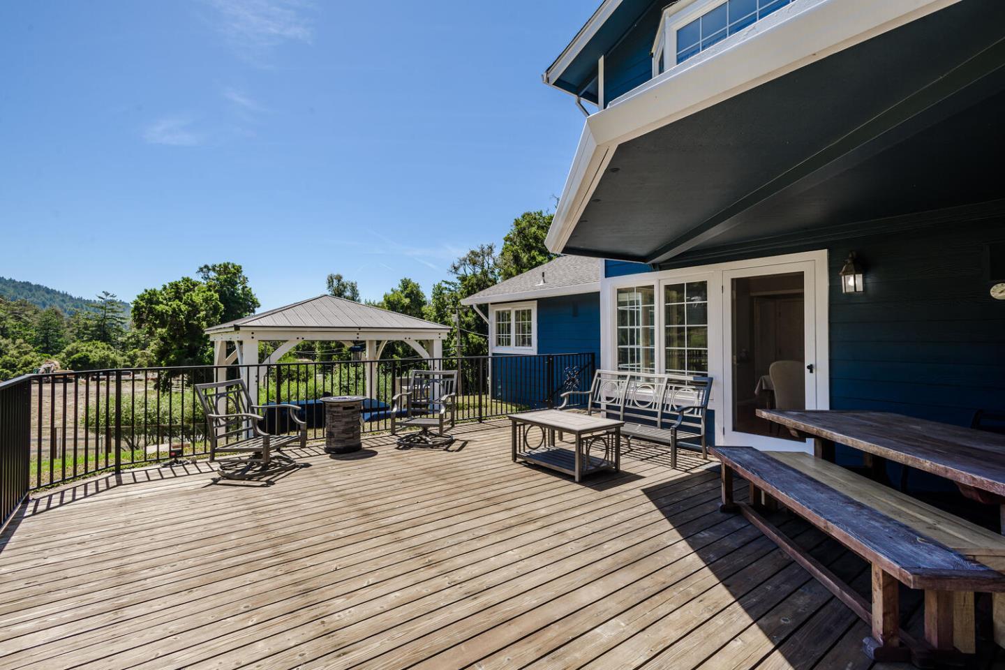 60 Fernwood Drive