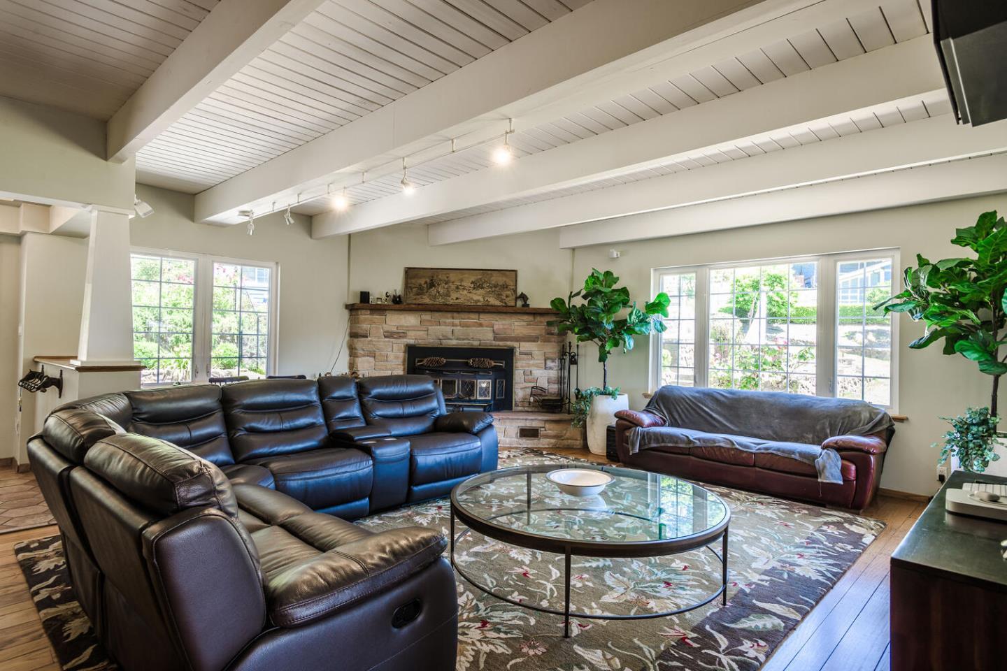 60 Fernwood Drive