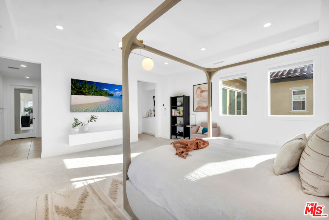 20679 W Wood Rose Ct