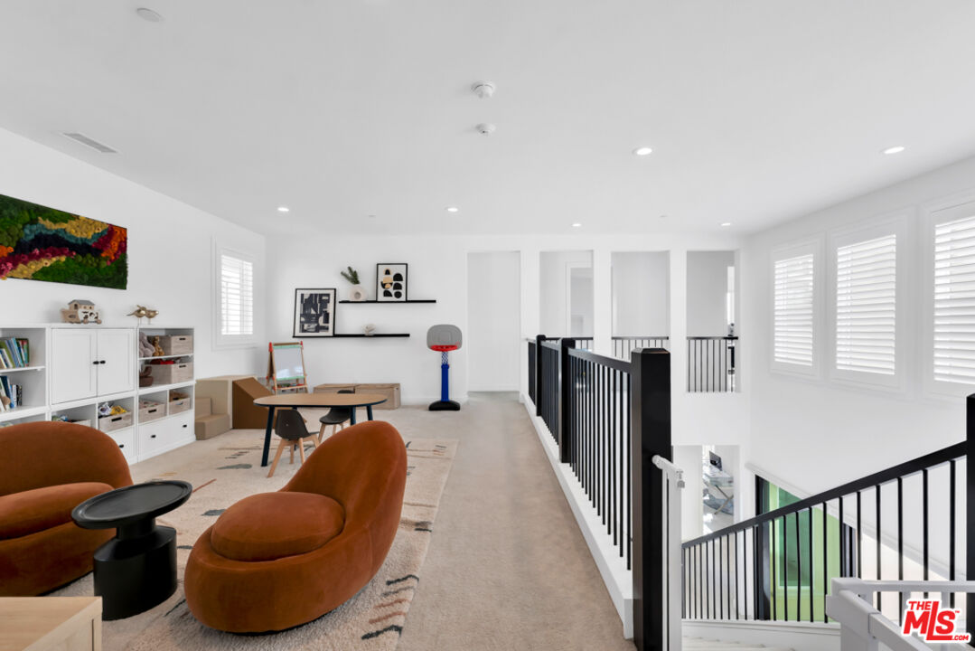 20679 W Wood Rose Ct