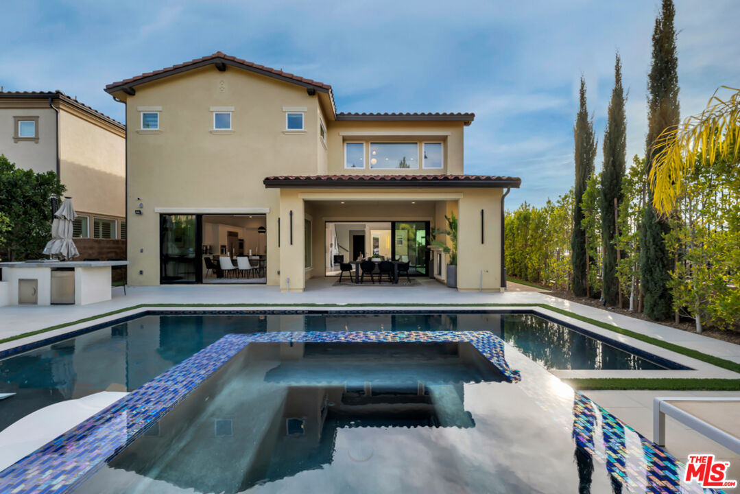 20679 W Wood Rose Ct