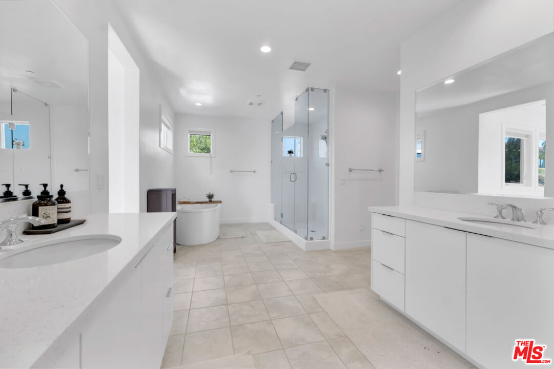 20679 W Wood Rose Ct