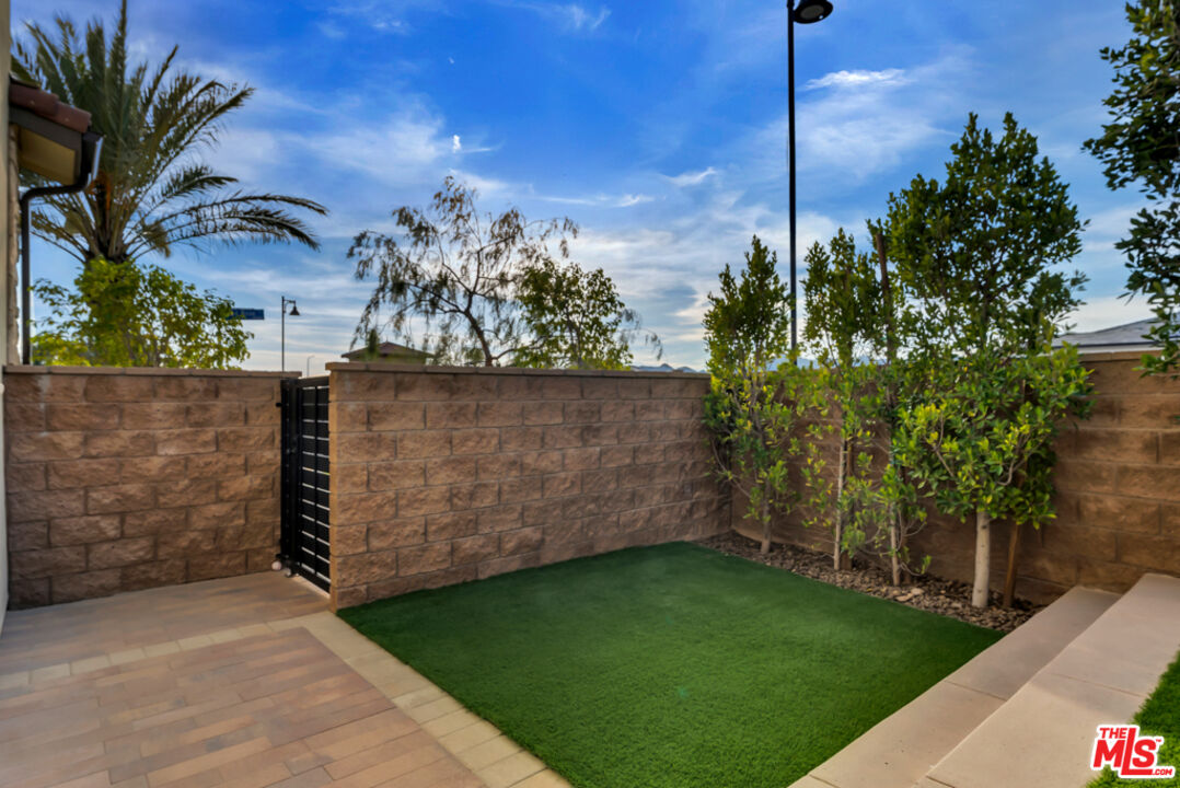 20679 W Wood Rose Ct