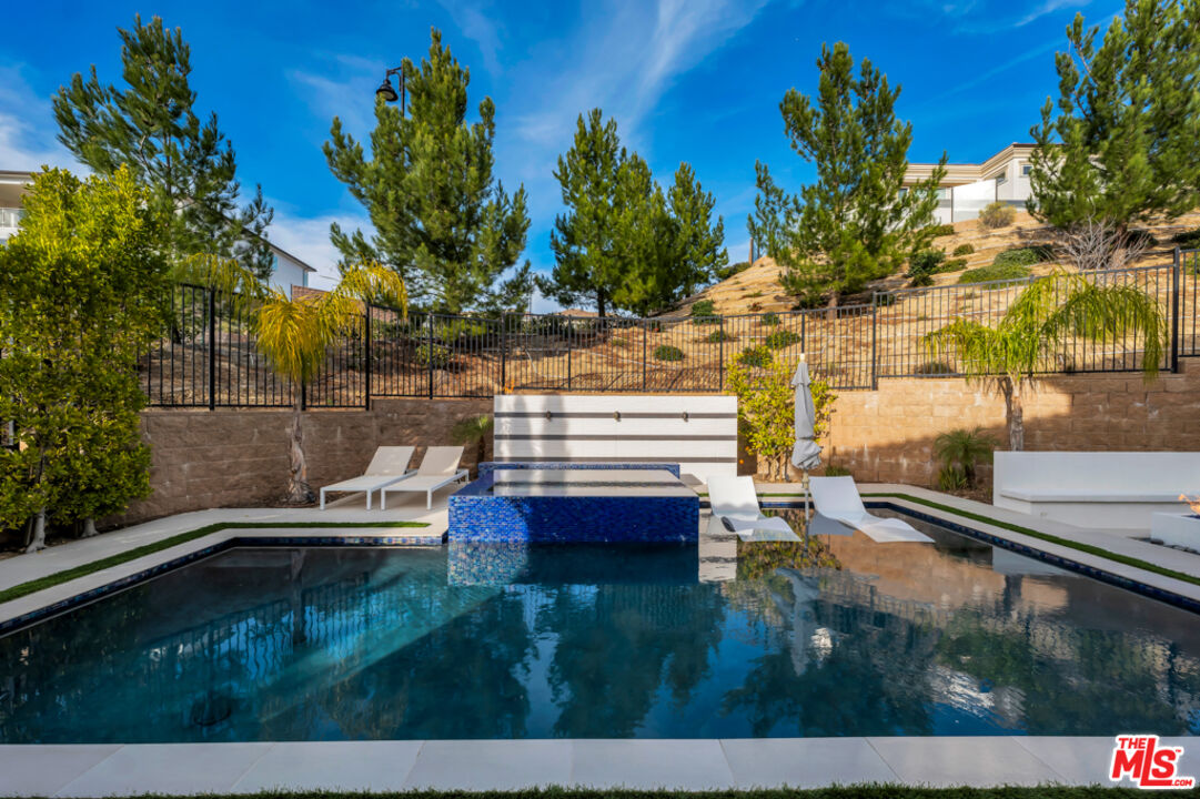 20679 W Wood Rose Ct