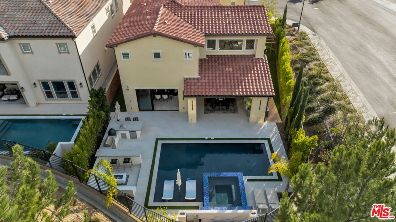 20679 W Wood Rose Ct