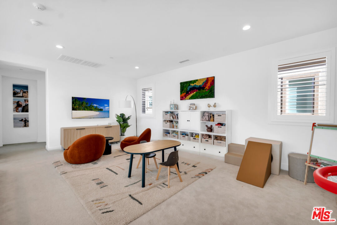 20679 W Wood Rose Ct