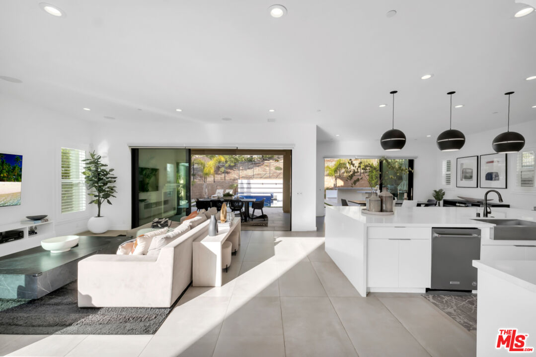 20679 W Wood Rose Ct