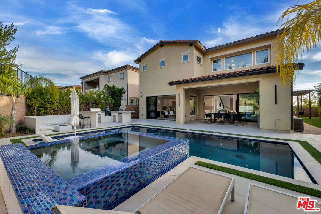 20679 W Wood Rose Ct