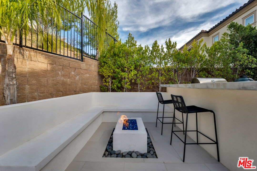 20679 W Wood Rose Ct