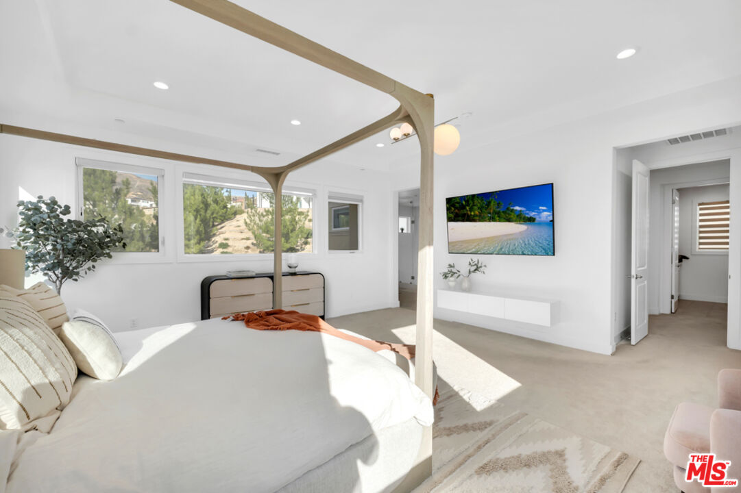 20679 W Wood Rose Ct