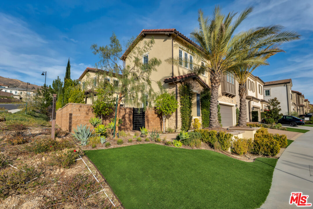 20679 W Wood Rose Ct
