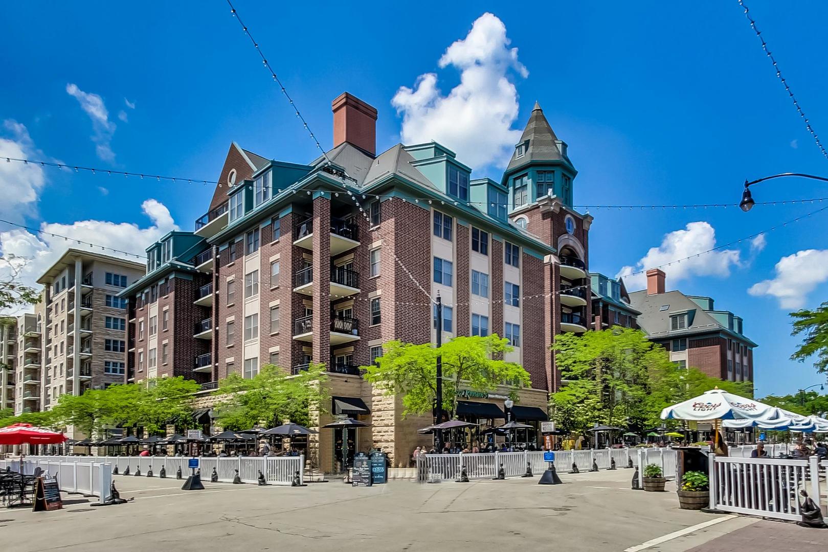 151 W Wing Street Unit: 805