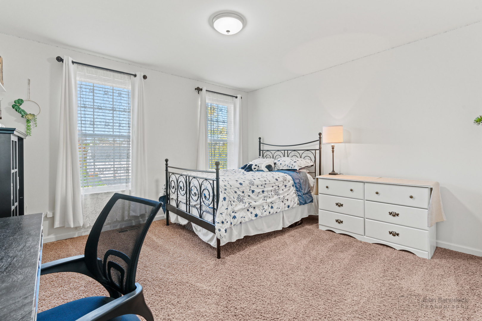 3675 Congressional Parkway