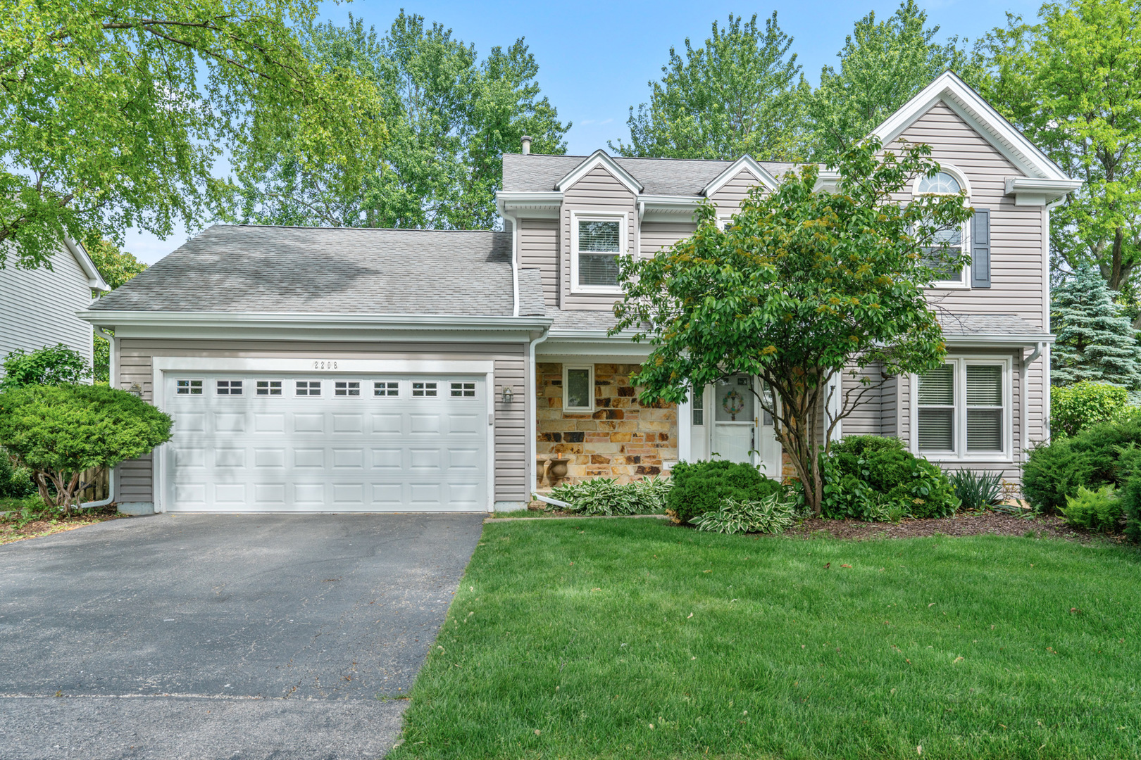 2208 Broadway Lane