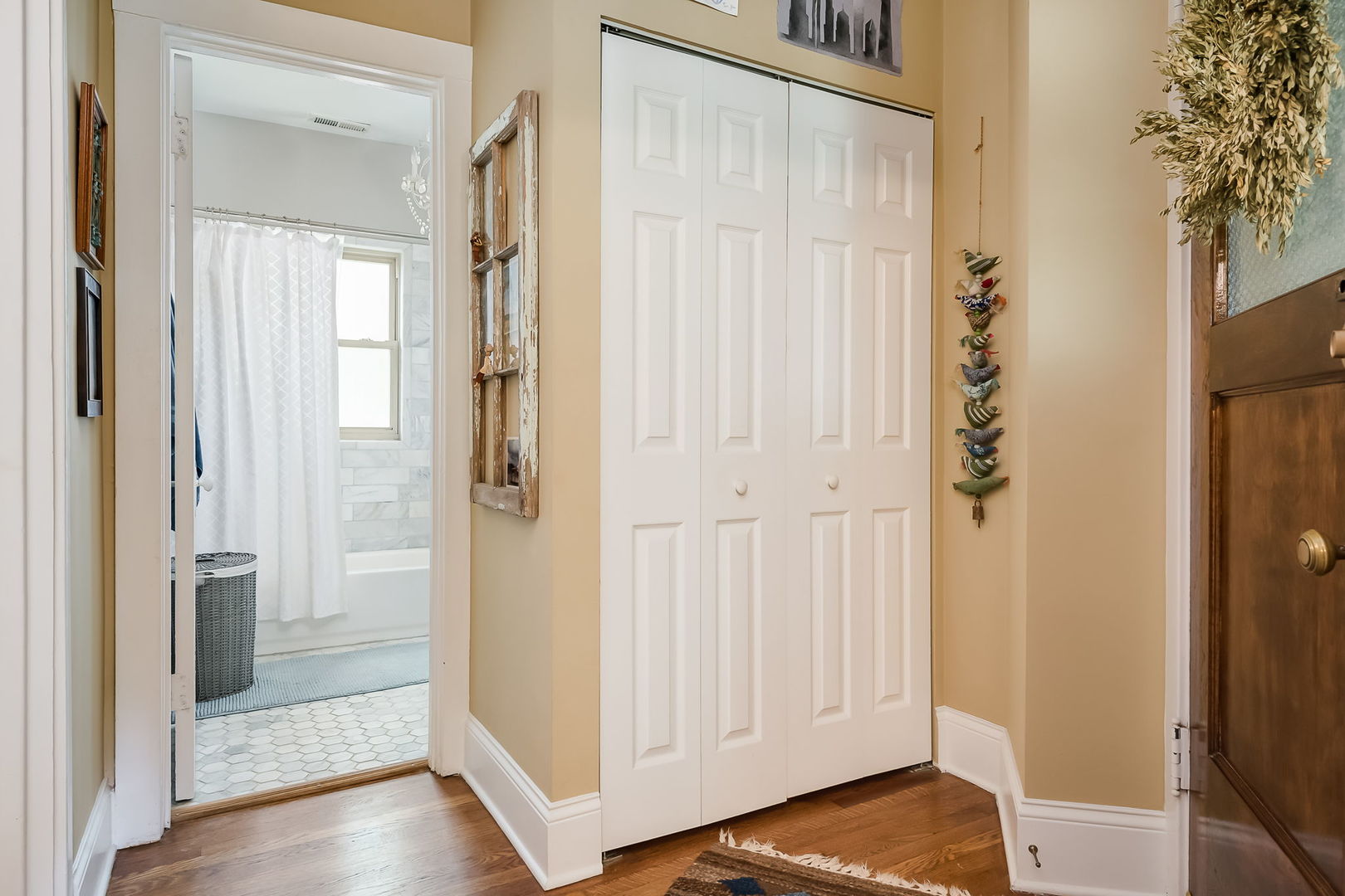 206 S LOMBARD Avenue Unit: 206B