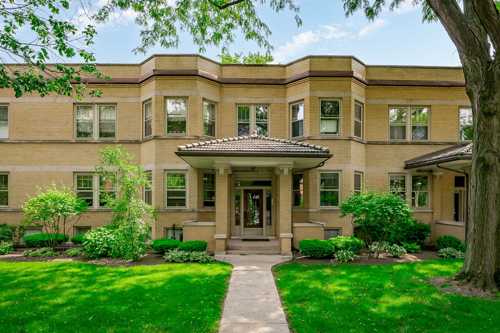 206 S LOMBARD Avenue Unit: 206B