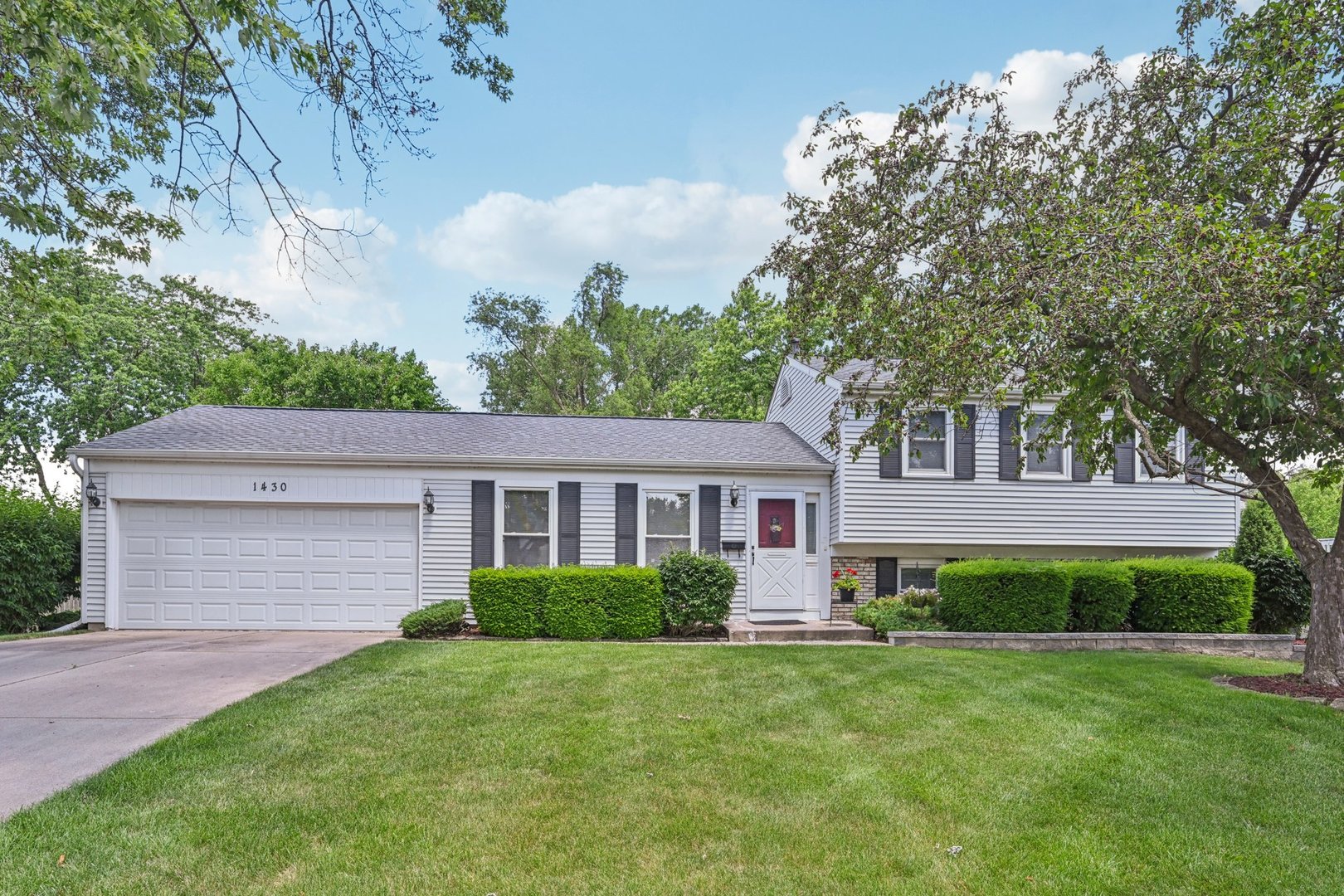 1430 Yorkshire Lane