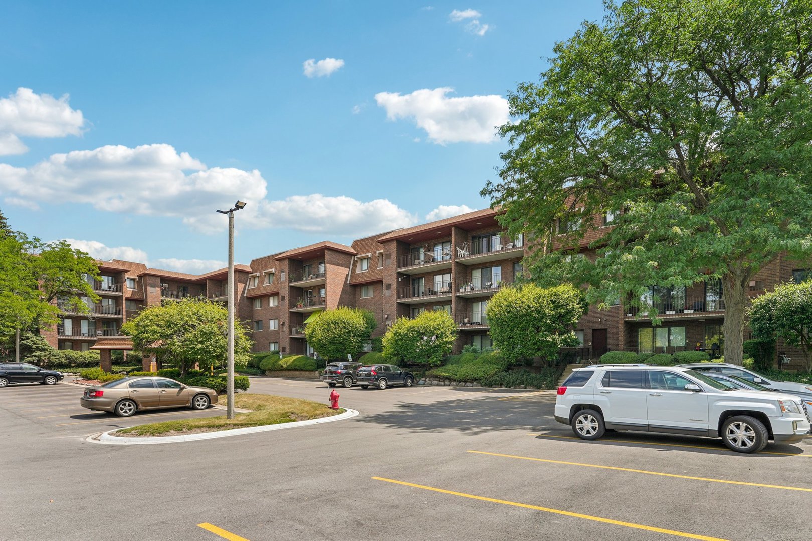 101 Old Oak Drive Unit: 200