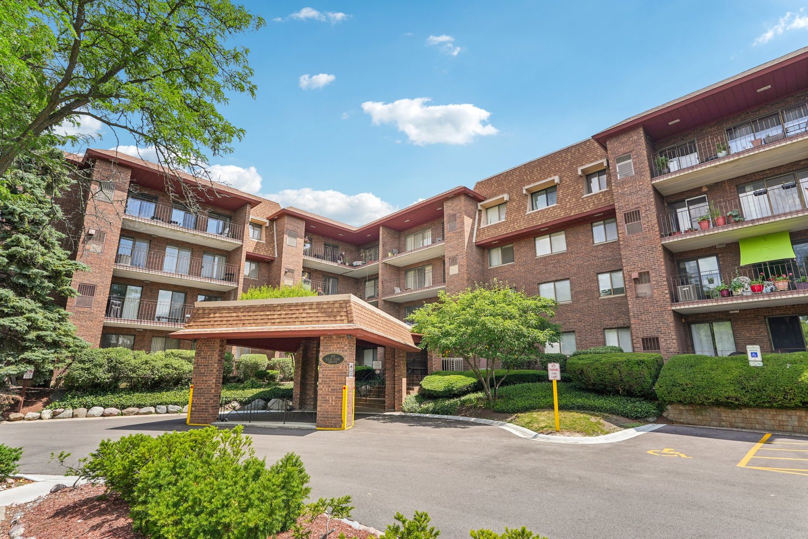 101 Old Oak Drive Unit: 200