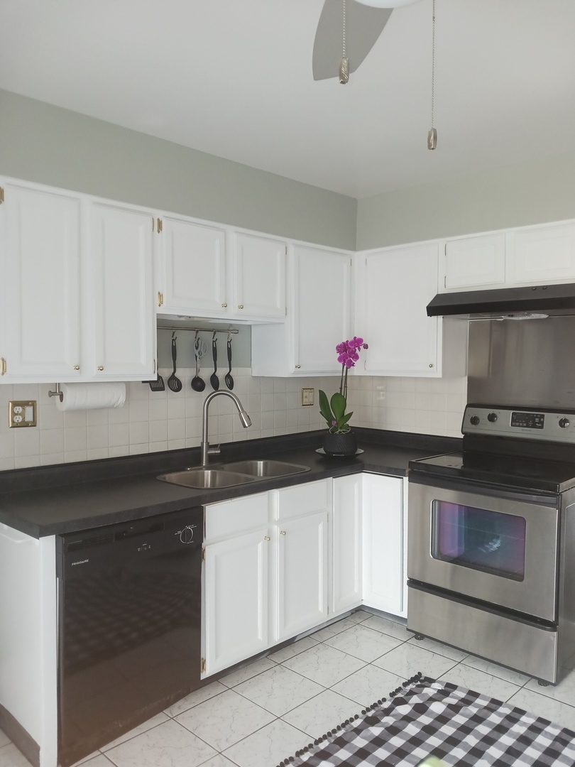 9330 HAMILTON Court Unit: E