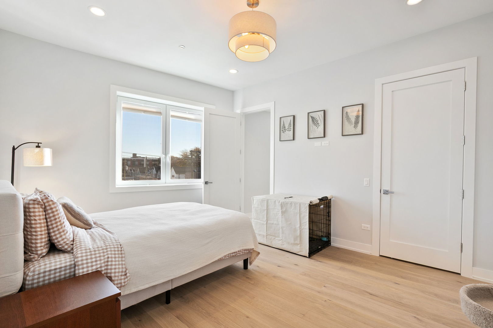 5113 N Lincoln Avenue Unit: 303