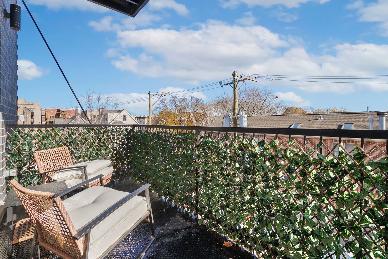 5113 N Lincoln Avenue Unit: 303