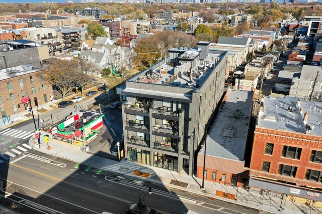 5113 N Lincoln Avenue Unit: 303