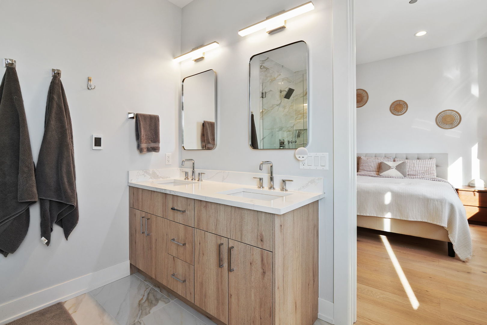 5113 N Lincoln Avenue Unit: 303