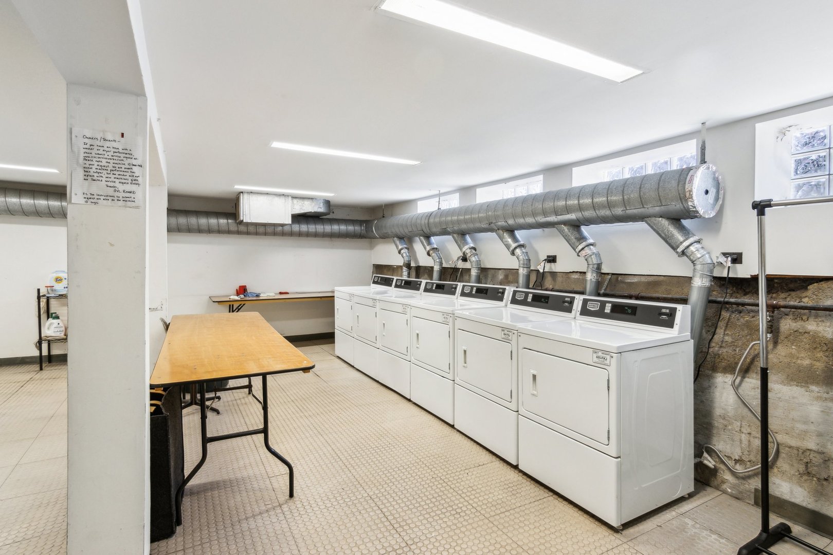 2343 N Greenview Avenue Unit: 111