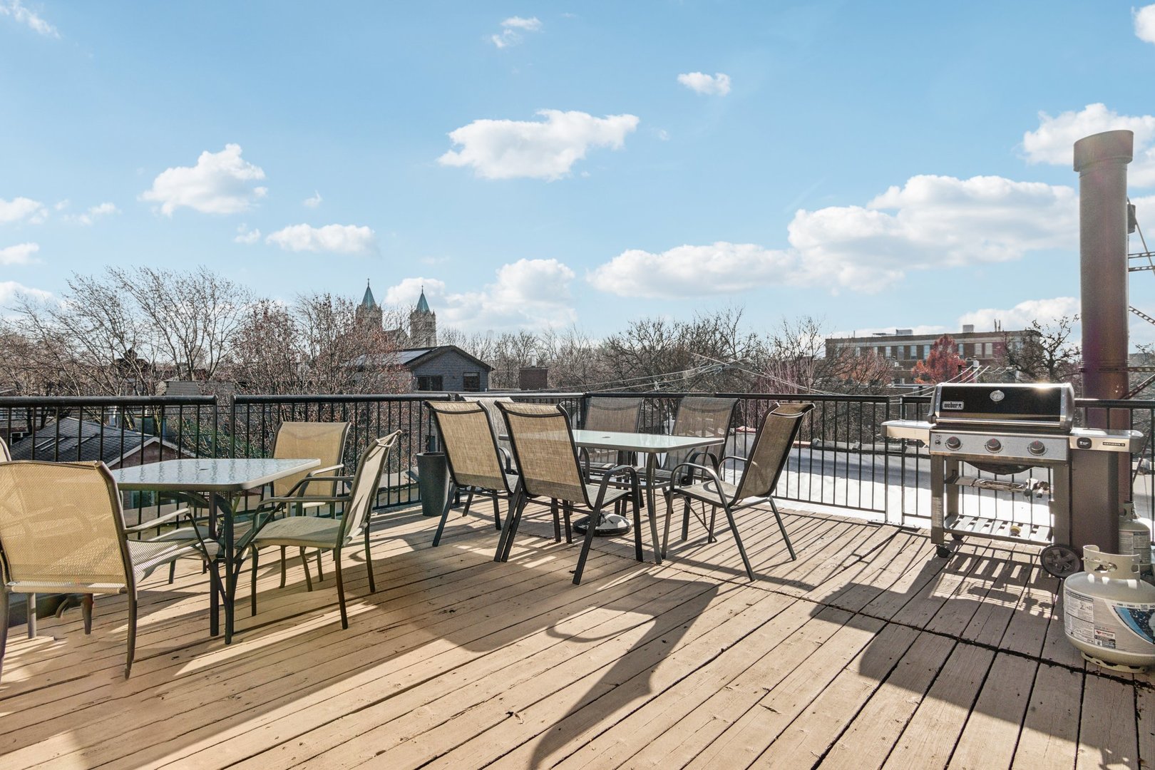 2343 N Greenview Avenue Unit: 111